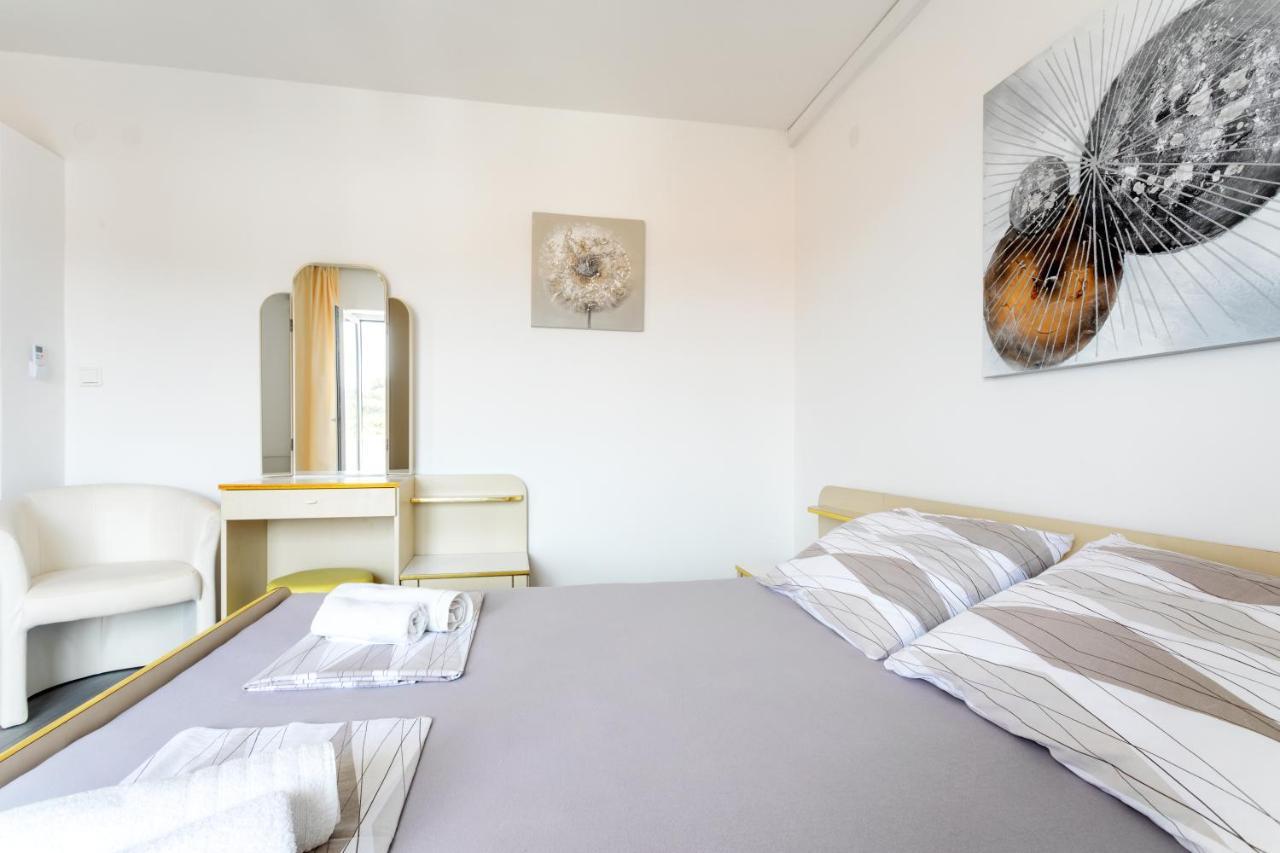 Apartment M&m - Zf Hvar