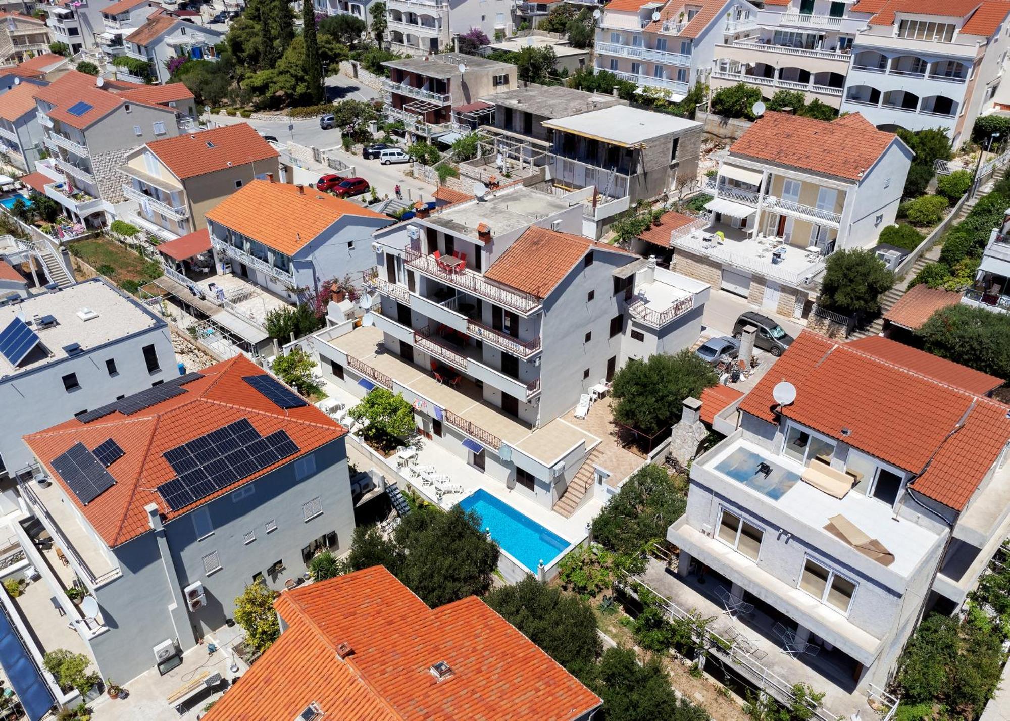 M&m - Zf Hvar